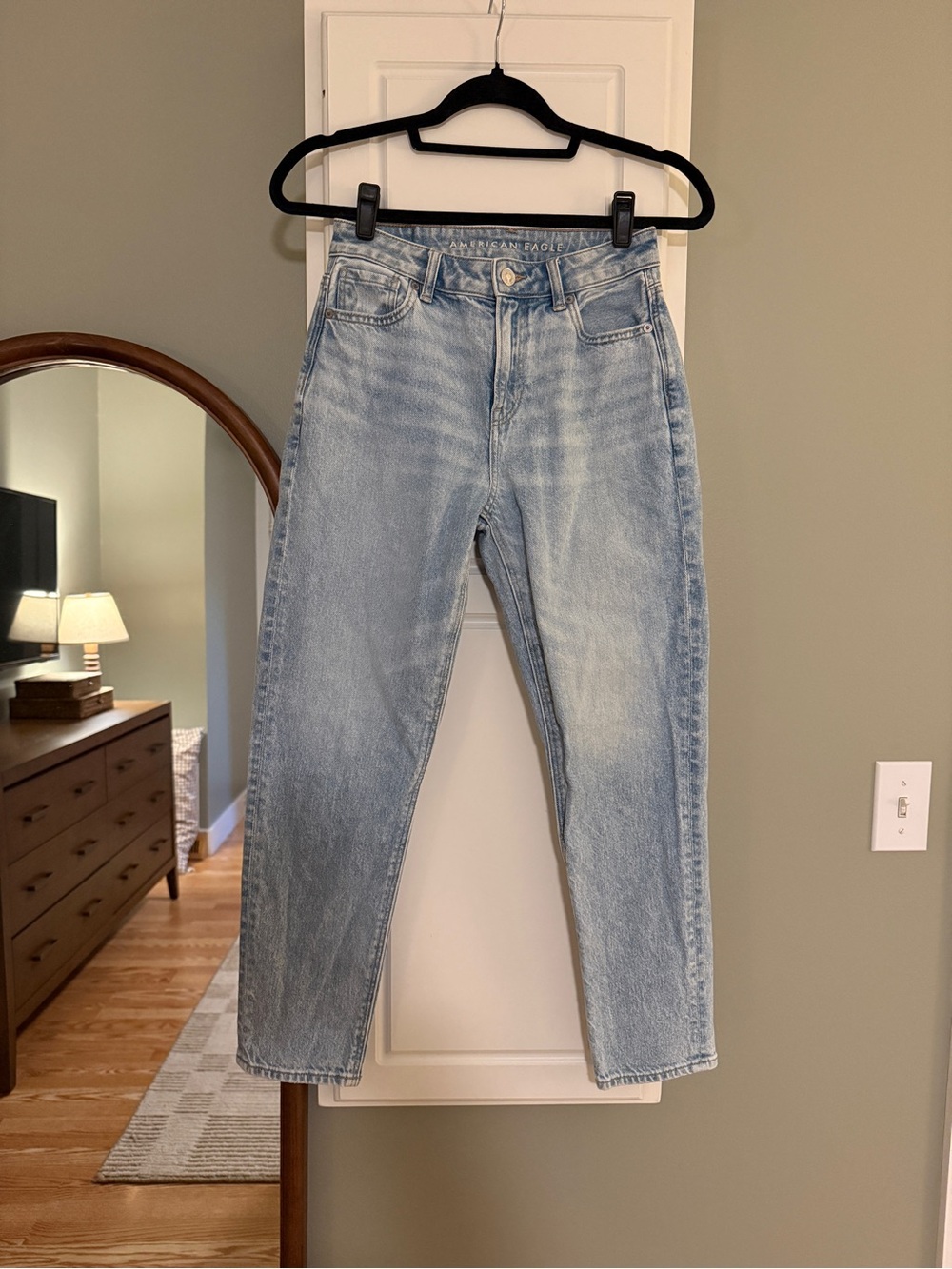 American Eagle Mom Jeans